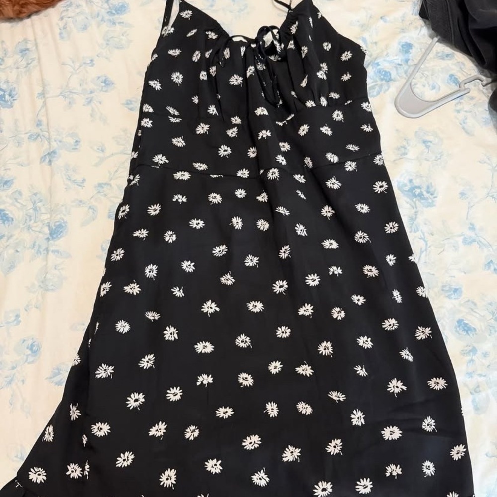 Abercrombie & Fitch Black and White Floral Midi Dress